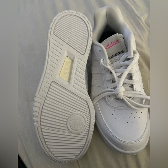 👟 NIP WOMENS ADIDAS SIZE 6 - Picture 5 of 10